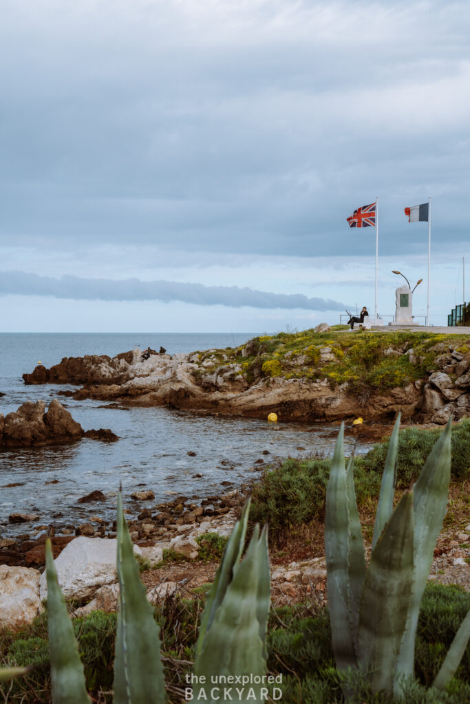 walk along the promenade