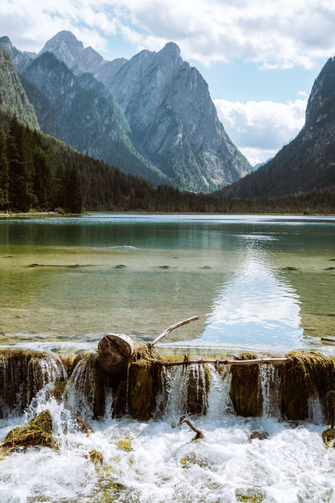 lago di dobbiaco dolomites