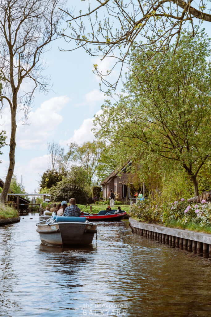 whisper boat giethoorn