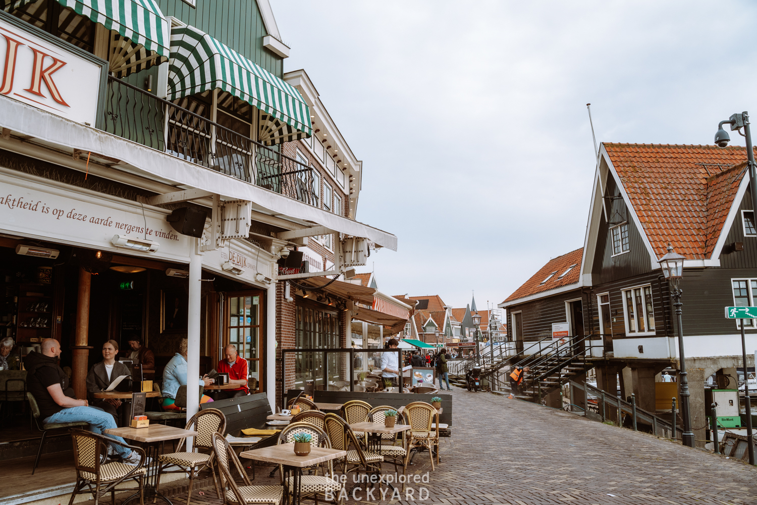 volendam harbor